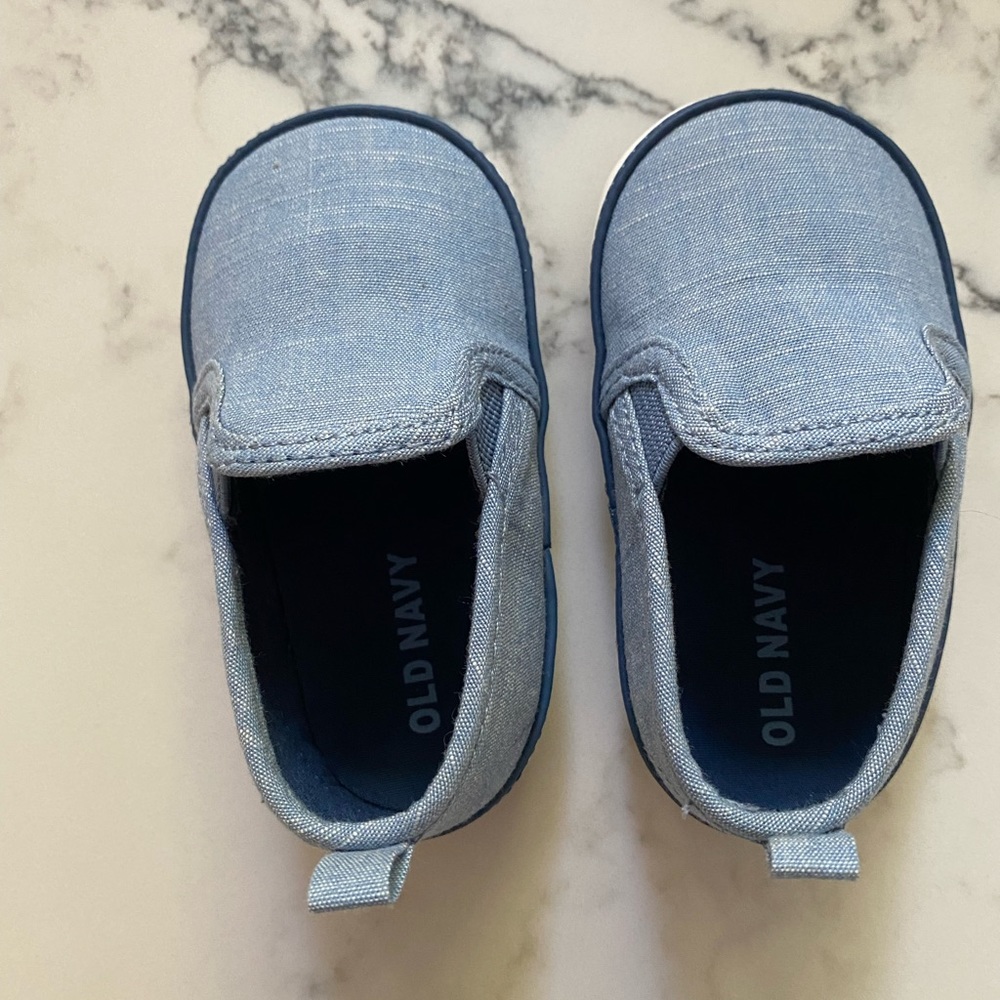 NWT old navy 6-12 mos shoes